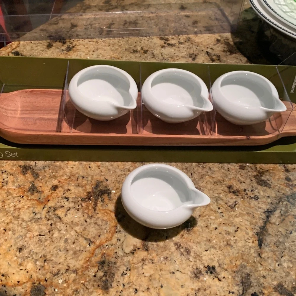 2003 Crate & Barrel Wooden Server W/ 4 White Porcelain Bowls Sagaform